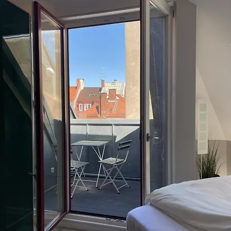 Apartment Design Auf 2 Etagen Mit Balkon Nahe Isar & Innenstadt