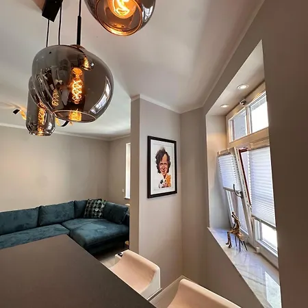 Apartment Design Auf 2 Etagen Mit Balkon Nahe Isar & Innenstadt